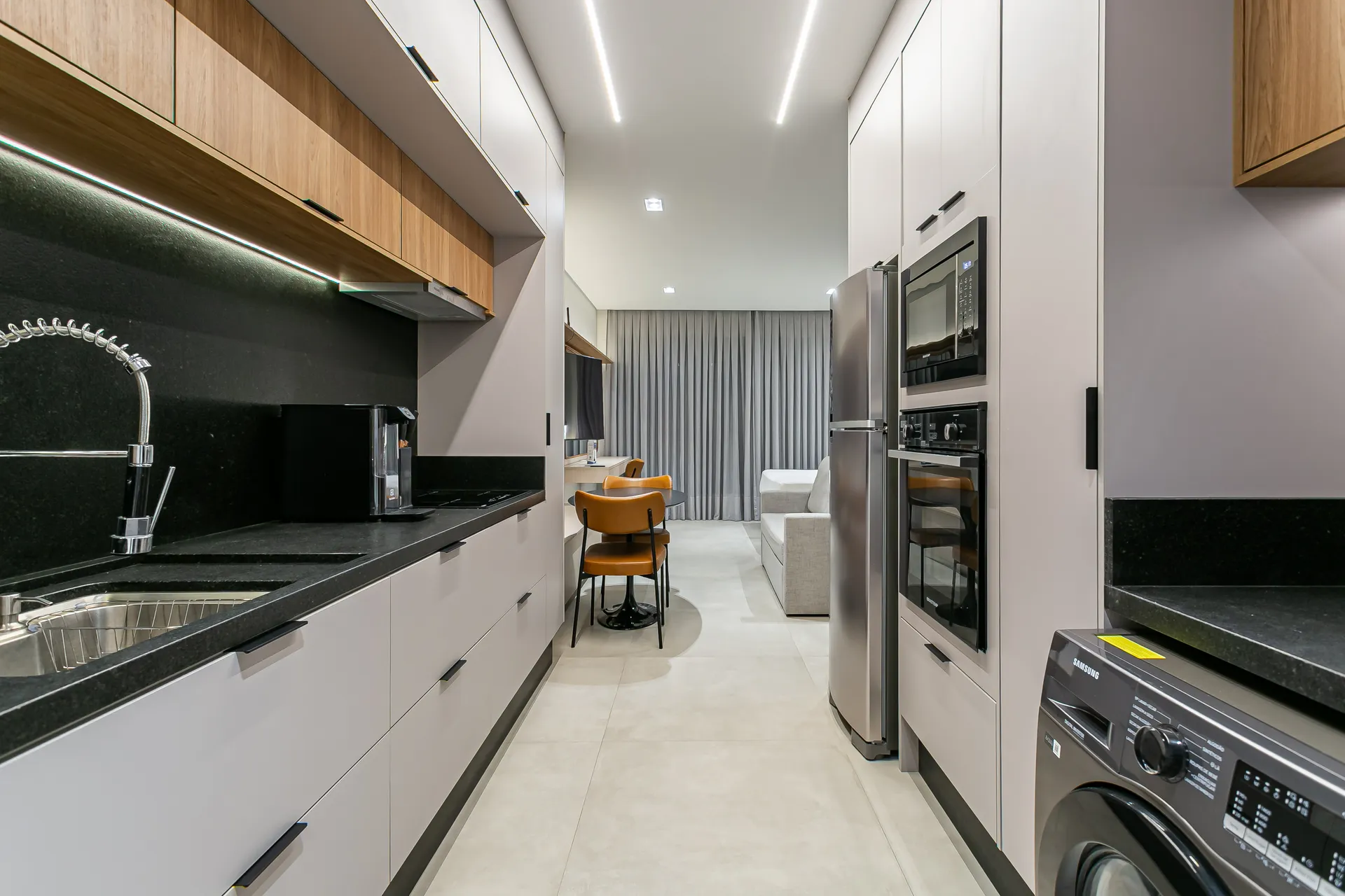 Furnished studio with open-plan kitchen and 39 m² — photo 2