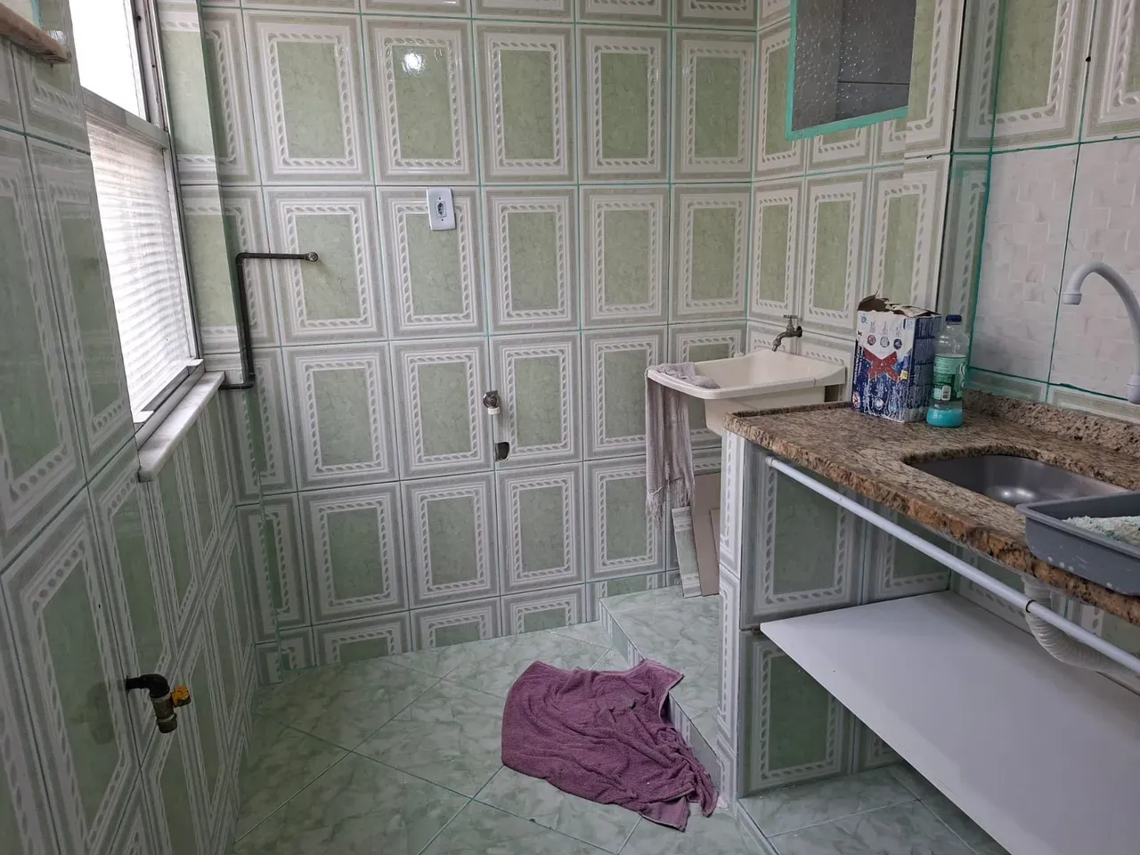 1-bedroom apartment with tiled floors and glass shower — photo 22