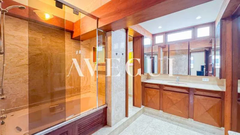Unfurnished apartment with 4 bedrooms and floor-to-ceiling windows — photo 9