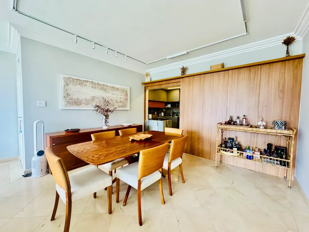Furnished 3-bedroom apartment with 3 bathrooms — photo 14