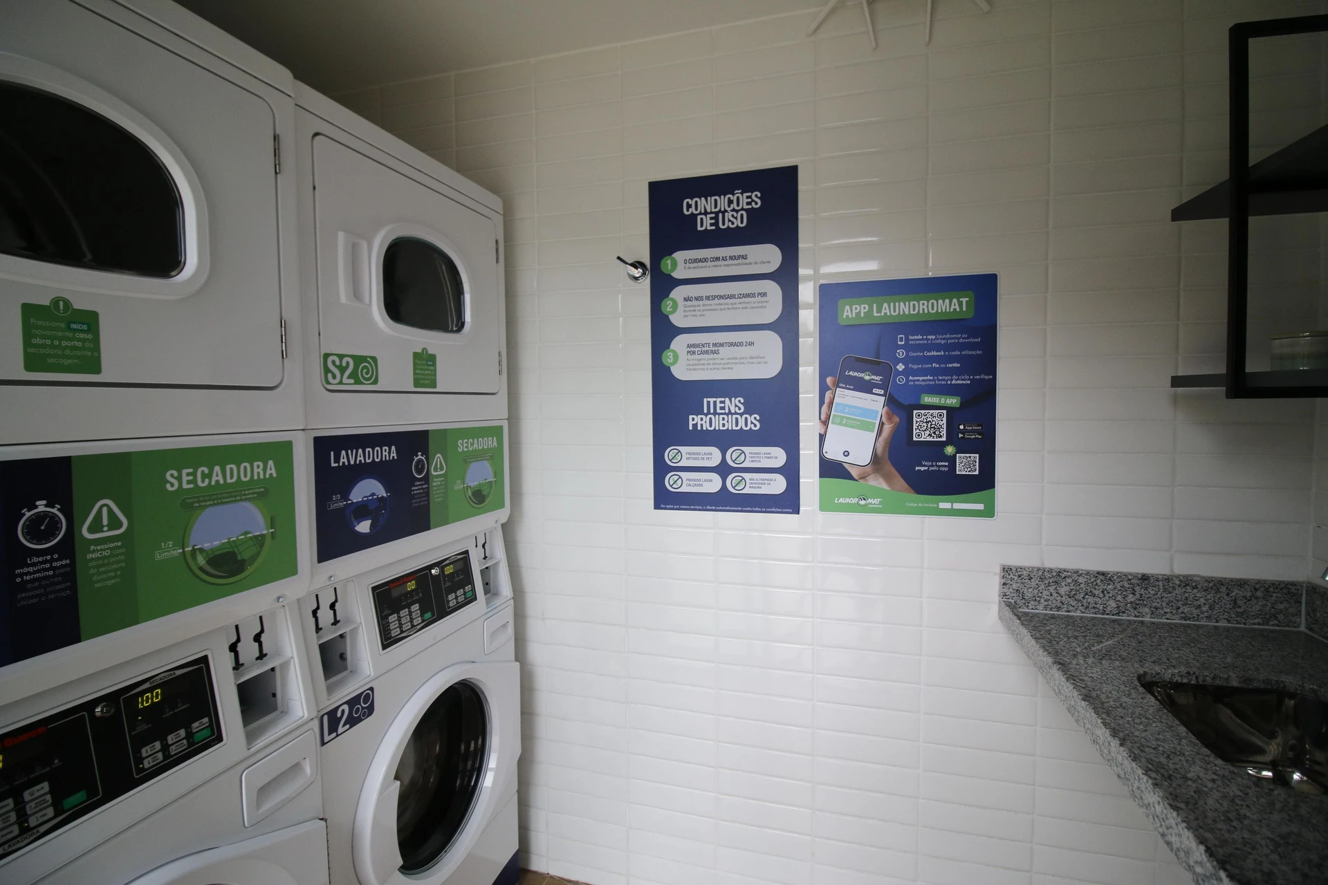 Apartamento de 1 dormitorio con cocina abierta y balcón — photo 21