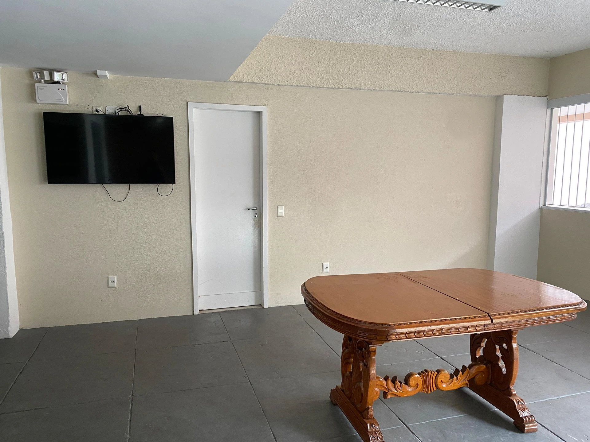 Apartment with 3 bedrooms and built-in wardrobes — photo 43