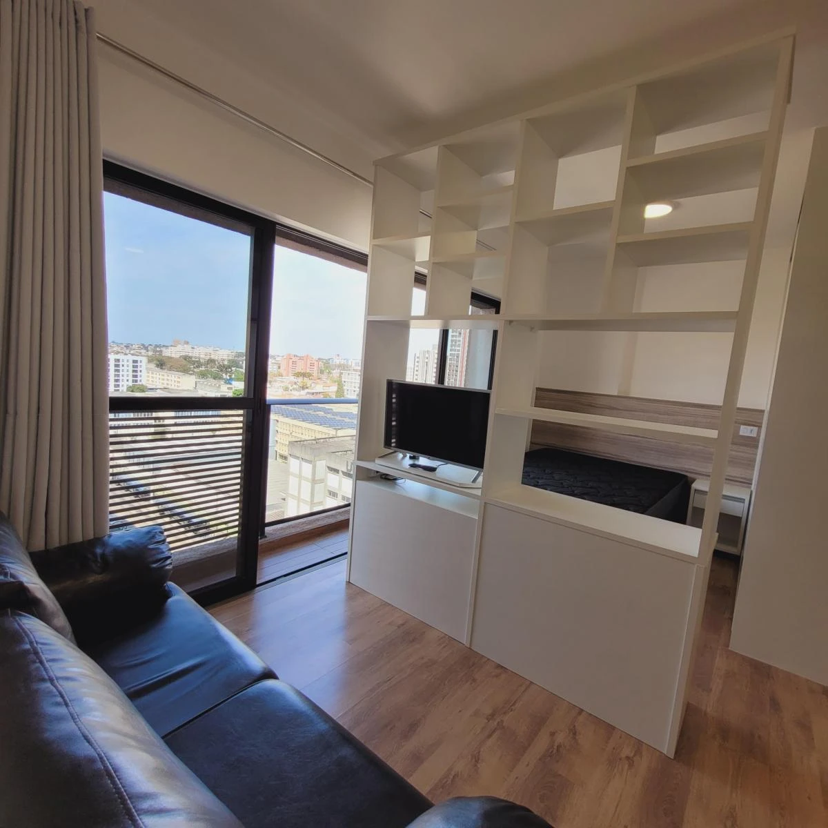 1-bedroom apartment with balcony and 50 m² — photo 4