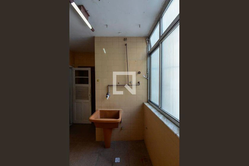 140 m² apartment with 4 bedrooms and 1 en-suite — photo 49