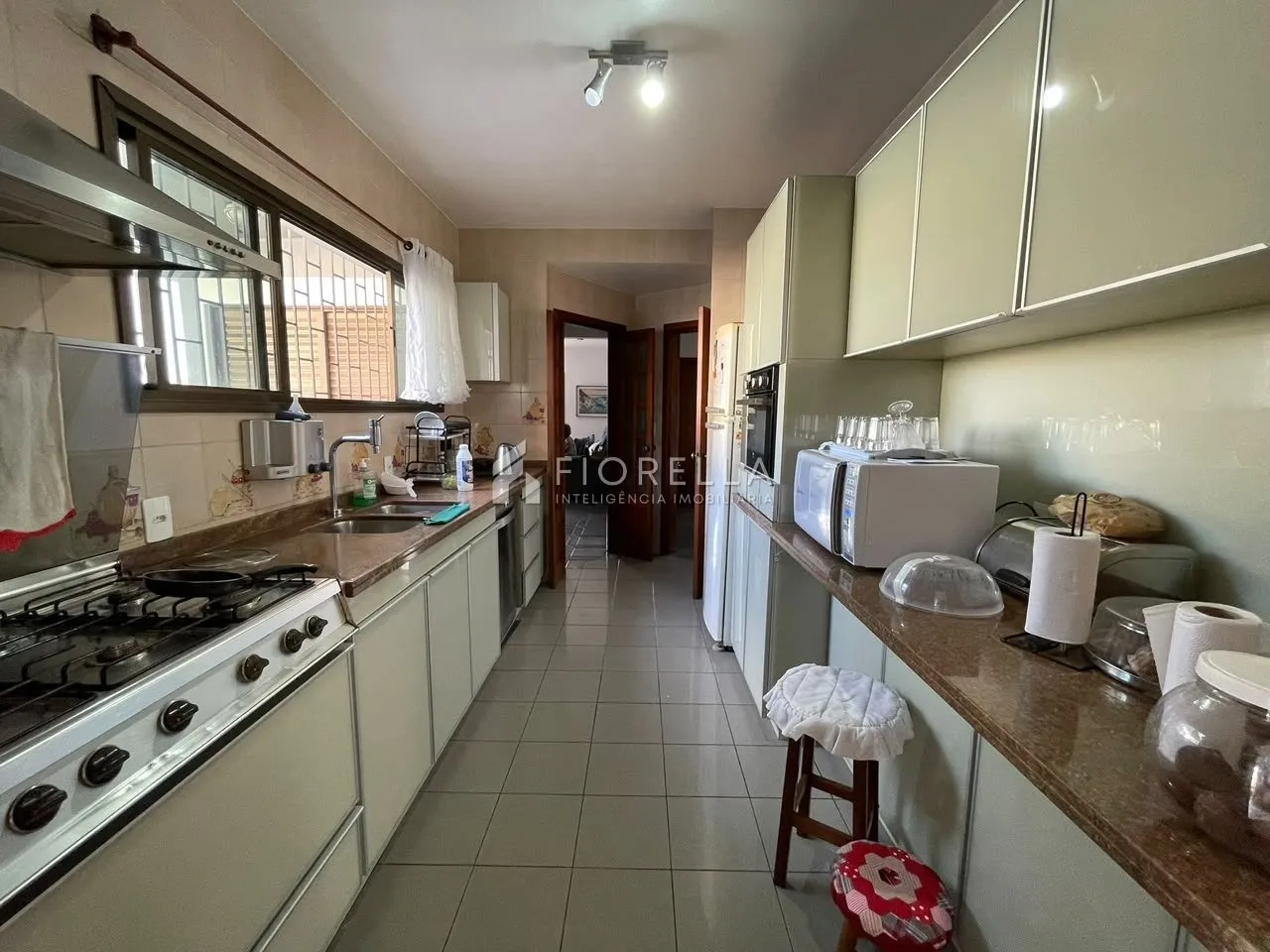 Furnished house, 376 m², with a water view — photo 63