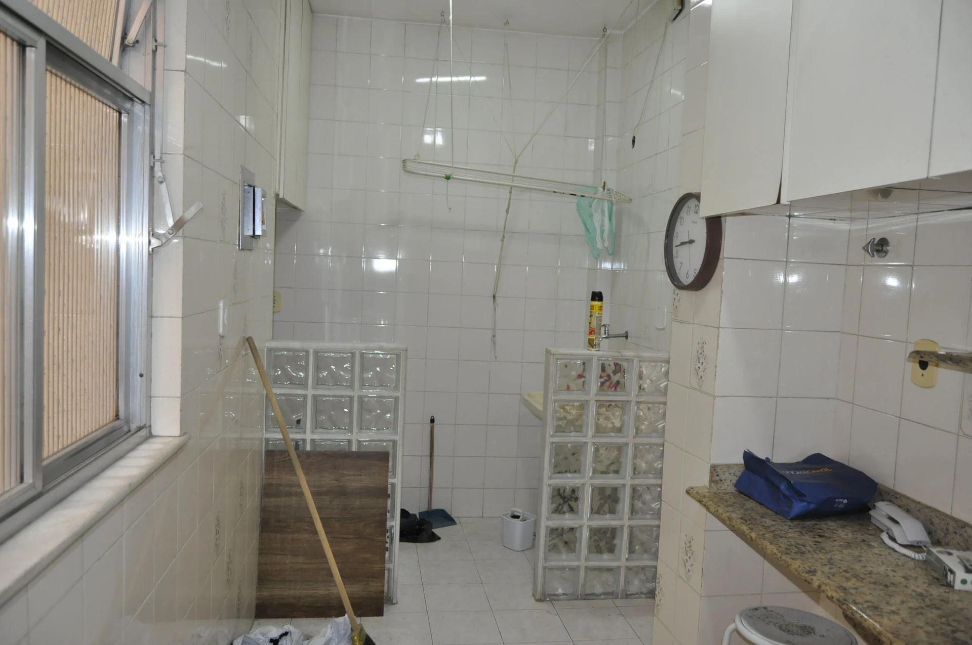 Unfurnished 2-bedroom apartment with a balcony — photo 12