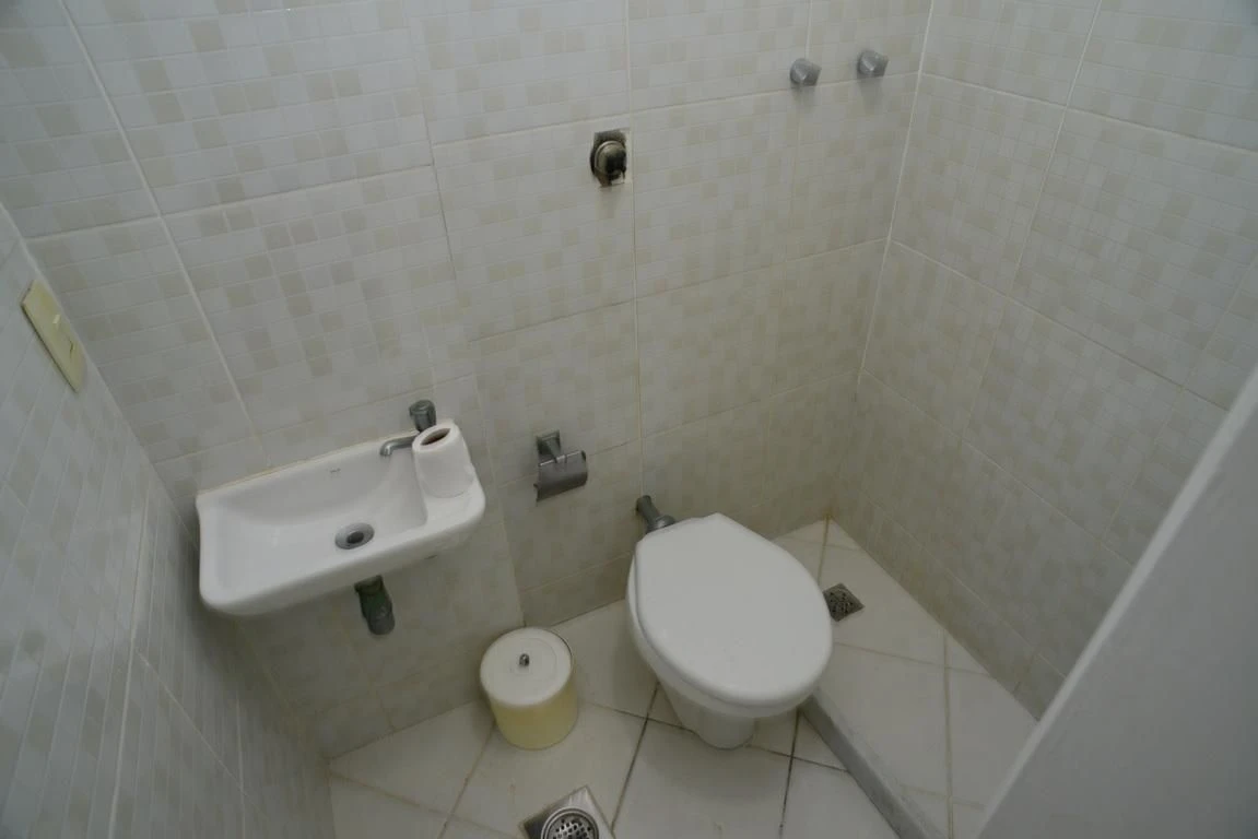 3-bedroom apartment in a building with a gym — photo 48