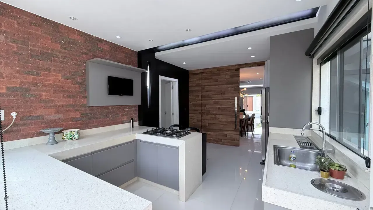 Furnished house with 5 bedrooms and 5 bathrooms, 400 m² — photo 5