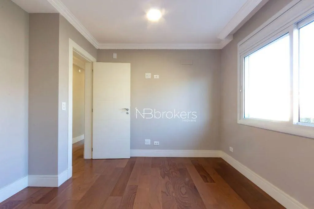 Condo house with 4 bedrooms and 5 bathrooms — photo 52