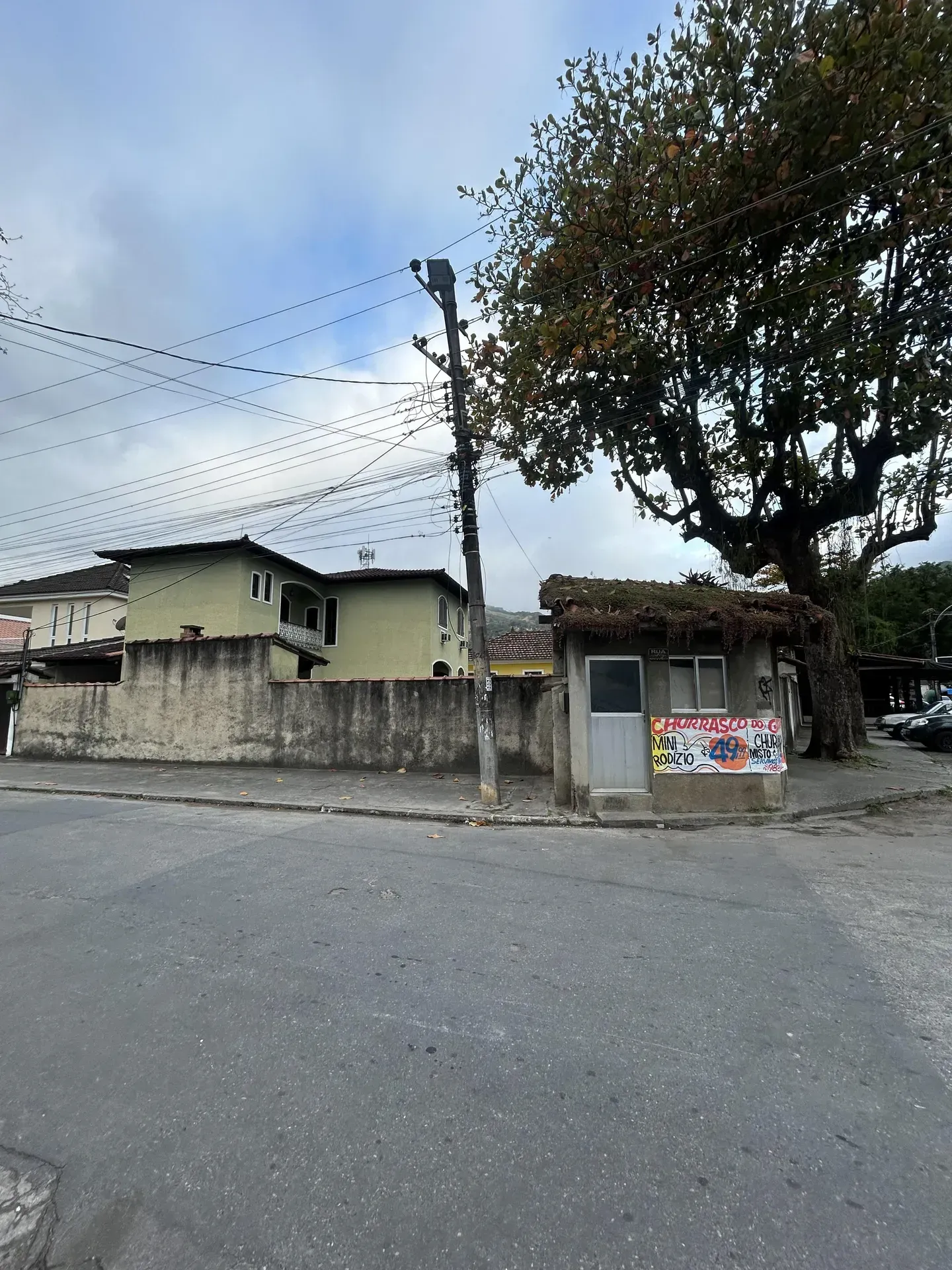Casa com 4 quartos e 4 banheiros com box de vidro — photo 47