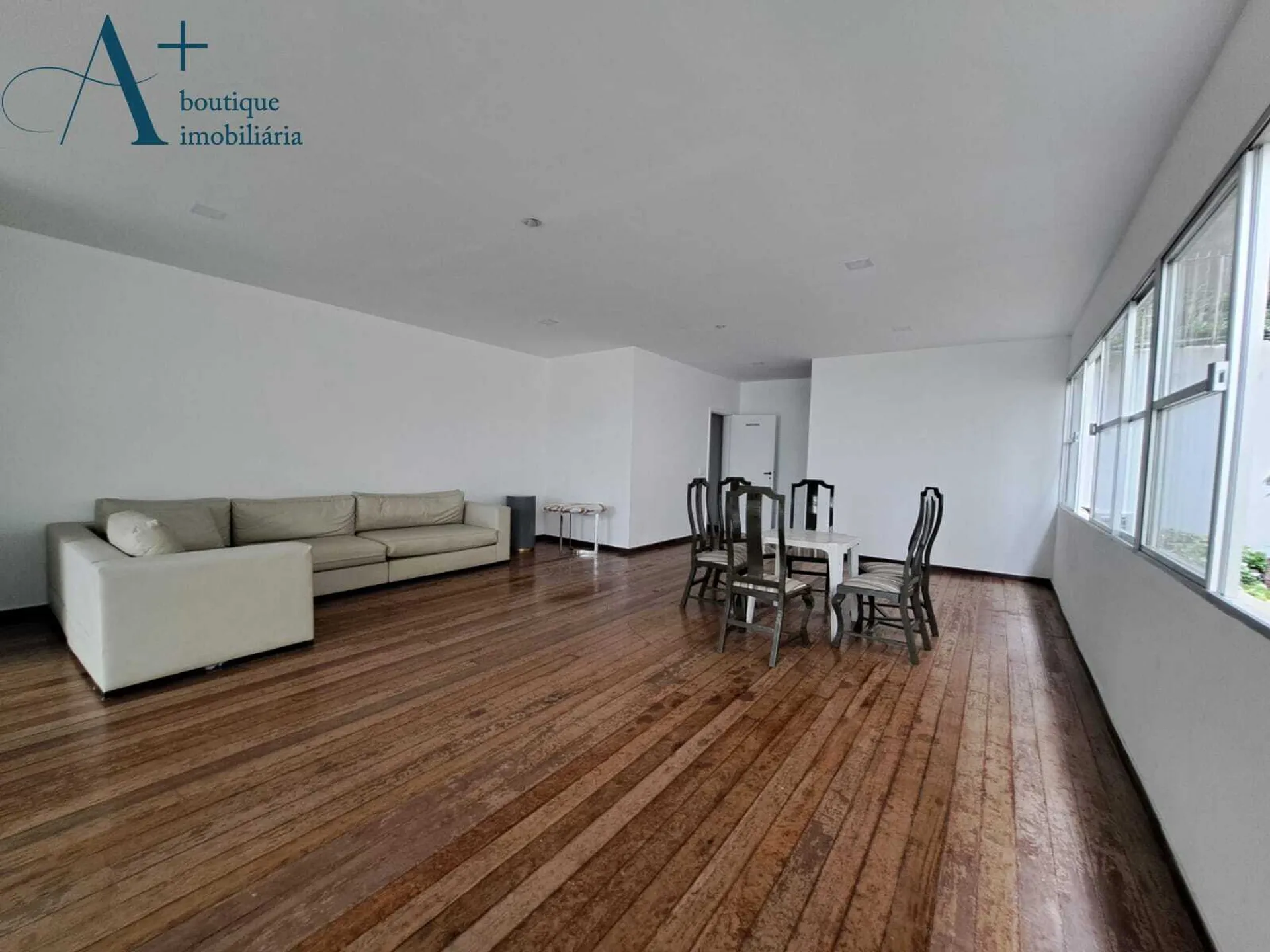 Apartamento de 160 m² con 4 dormitorios y pisos de madera — photo 27