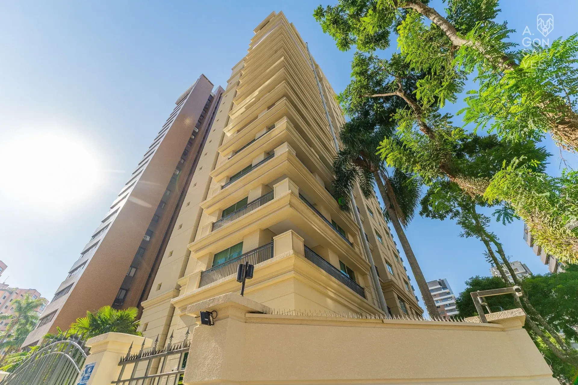 4-bedroom apartment with balcony and 3 parking spaces — photo 44