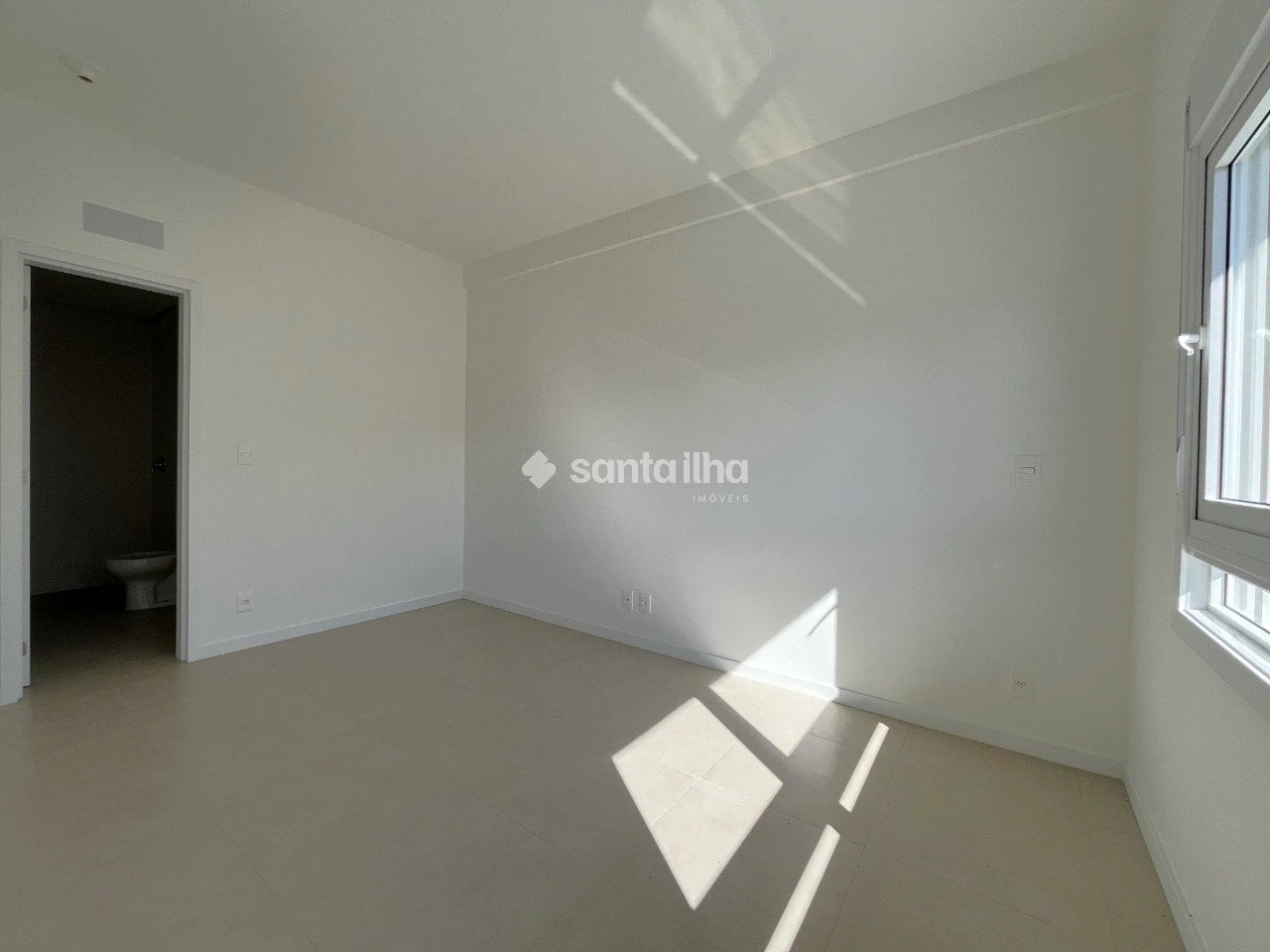 Вид на воду та 3 спальні: квартира 192 м² — photo 17