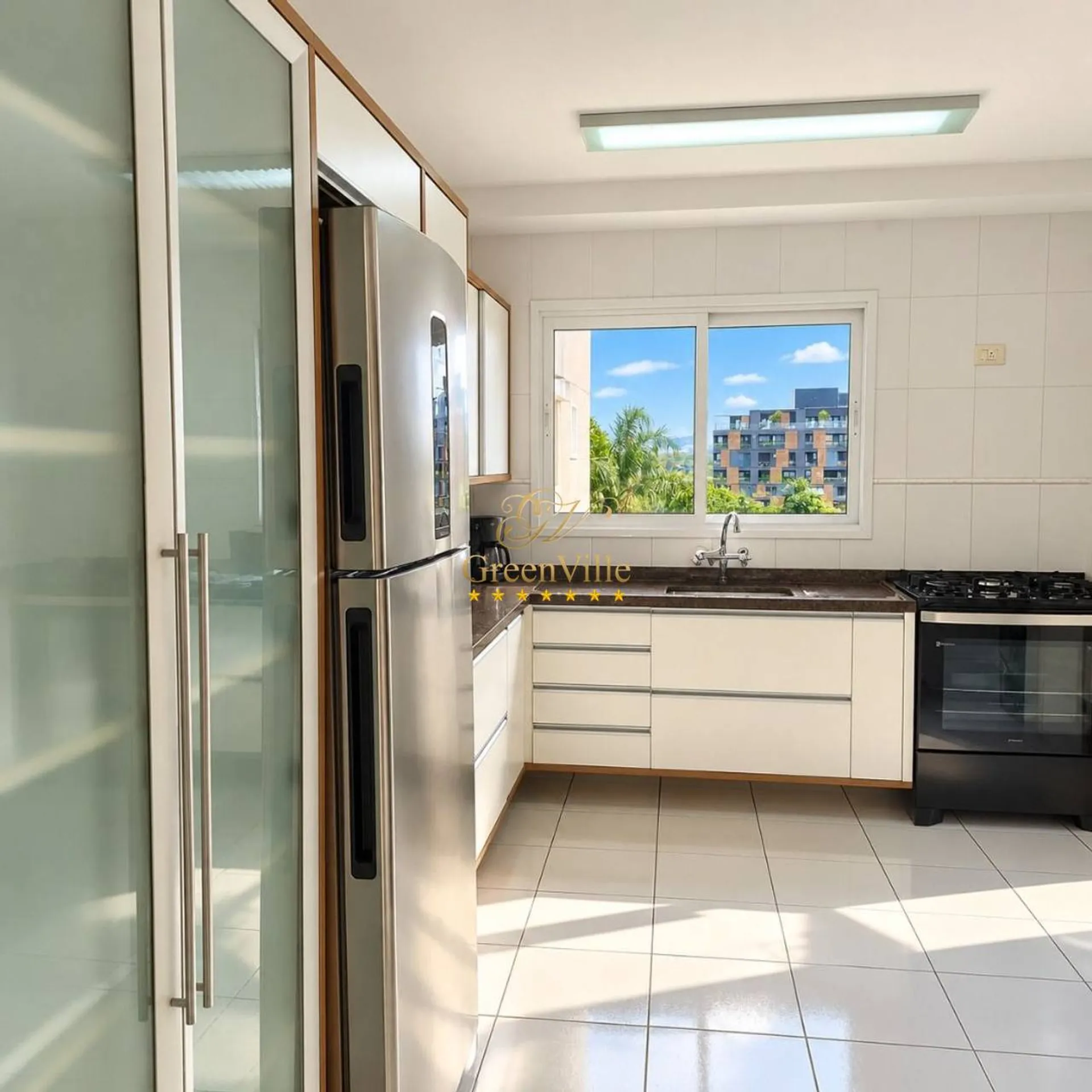 Apartment on the 4th floor with a bathtub — photo 17