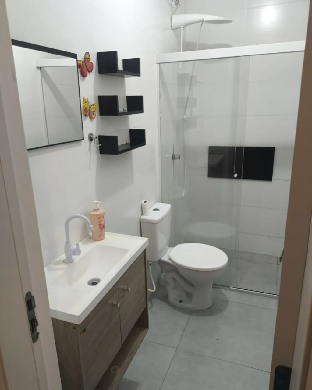 One-bedroom apartment with a washing machine — photo 7