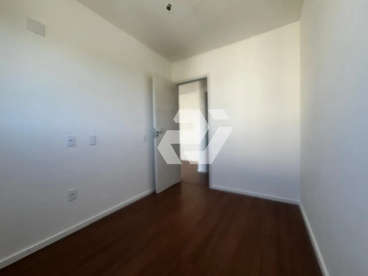 Unfurnished apartment with 2 bedrooms and a balcony — photo 6