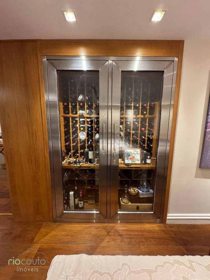Apartment with 4 bedrooms and balconies, 370 m² — photo 5