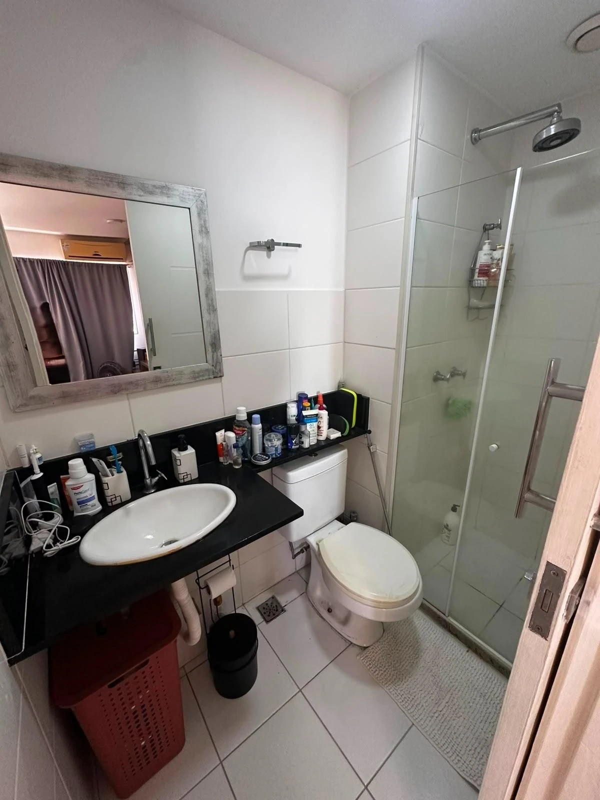 Furnished apartment, 106 m², with a glass-enclosed balcony — photo 2