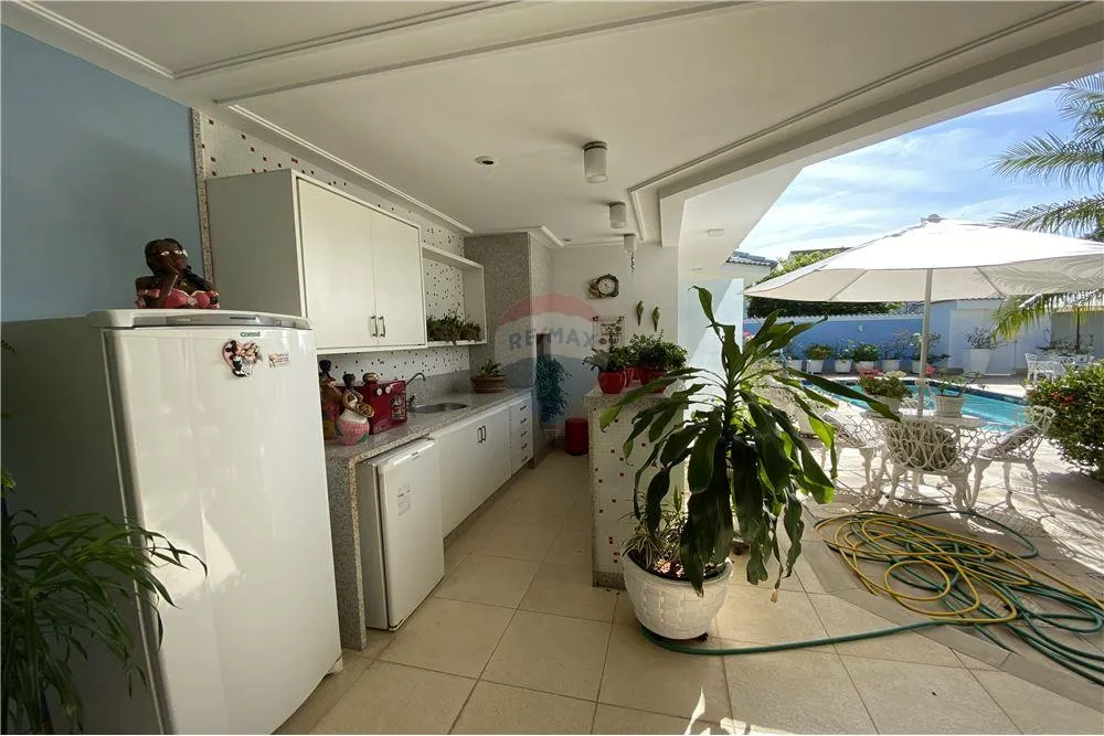 Furnished house with 4 bedrooms and 508 m² — photo 36