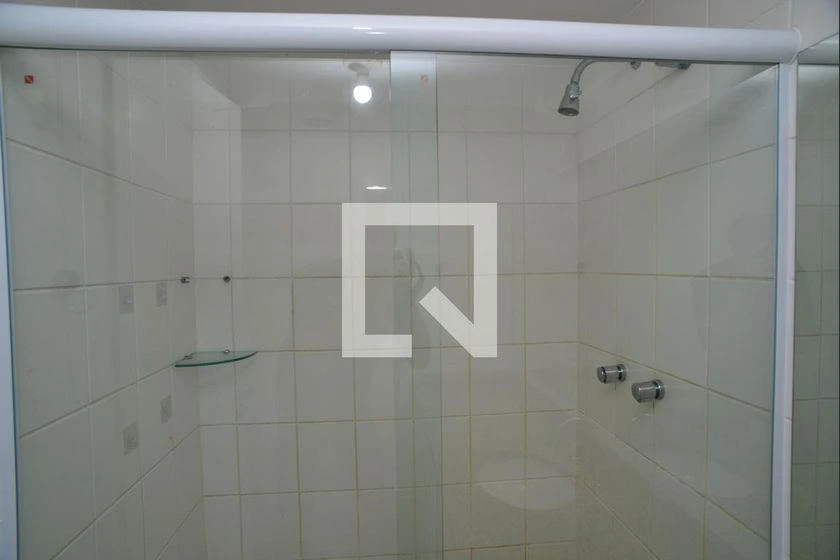 3-bedroom apartment in a building with a gym — photo 14