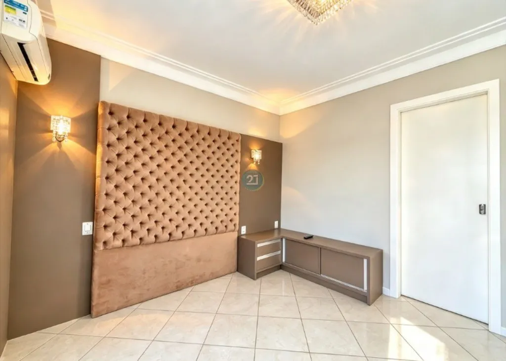 3-bedroom apartment with a grill on the balcony — photo 10