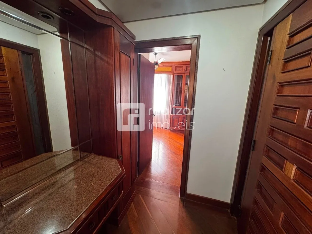 Apartamento de 290 m² com 4 dormitórios e varanda envidraçada — photo 42