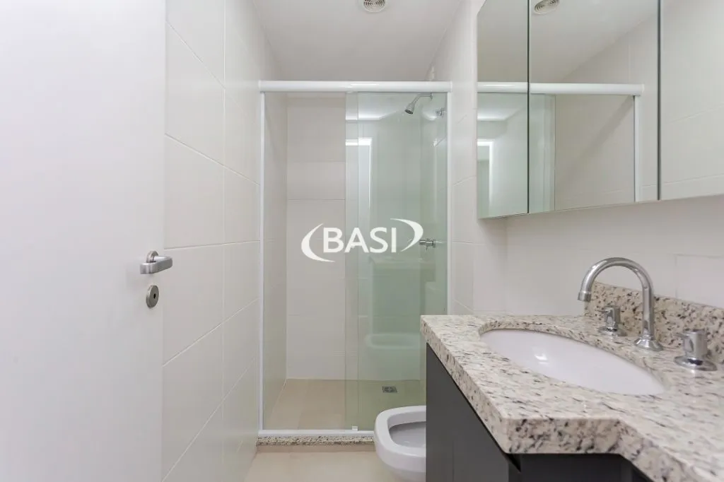 Glass-enclosed balcony in a 3-bedroom apartment, 80 m² — photo 26
