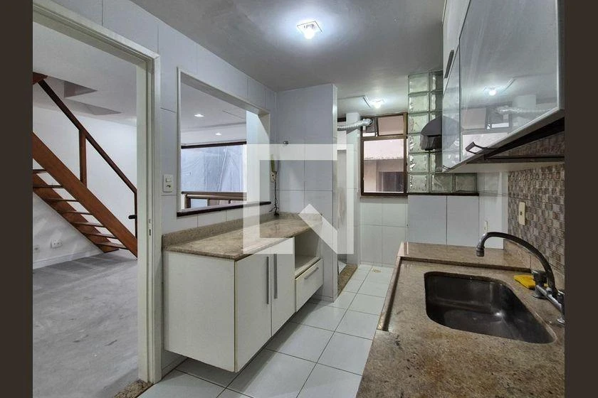 2-bedroom apartment with a walk-in closet — photo 2