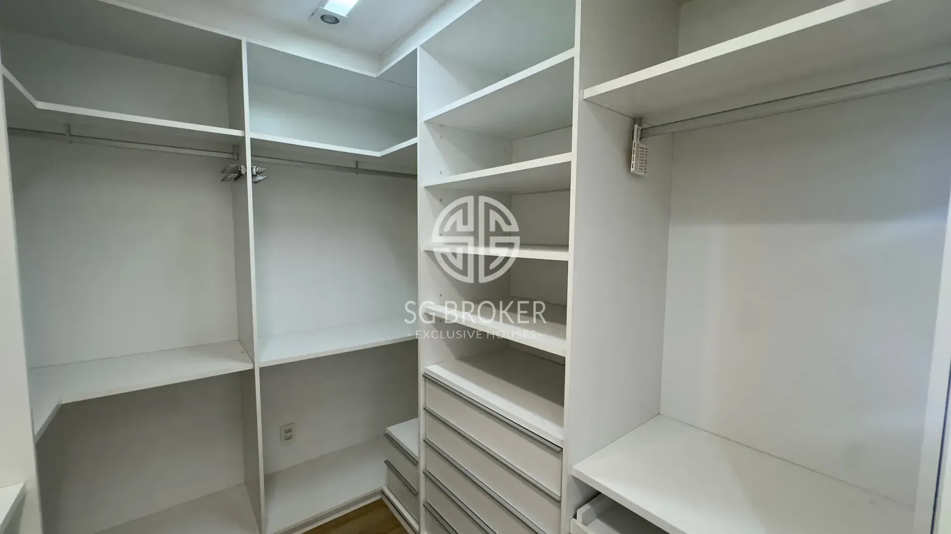 Apartamento com cozinha integrada e 4 dormitórios — photo 51
