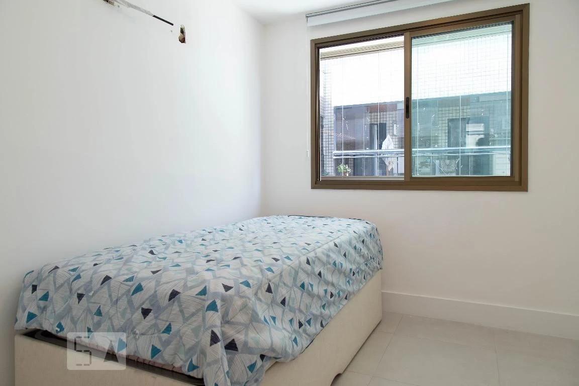 Furnished apartment, 90 m², with a glass-enclosed balcony — photo 12