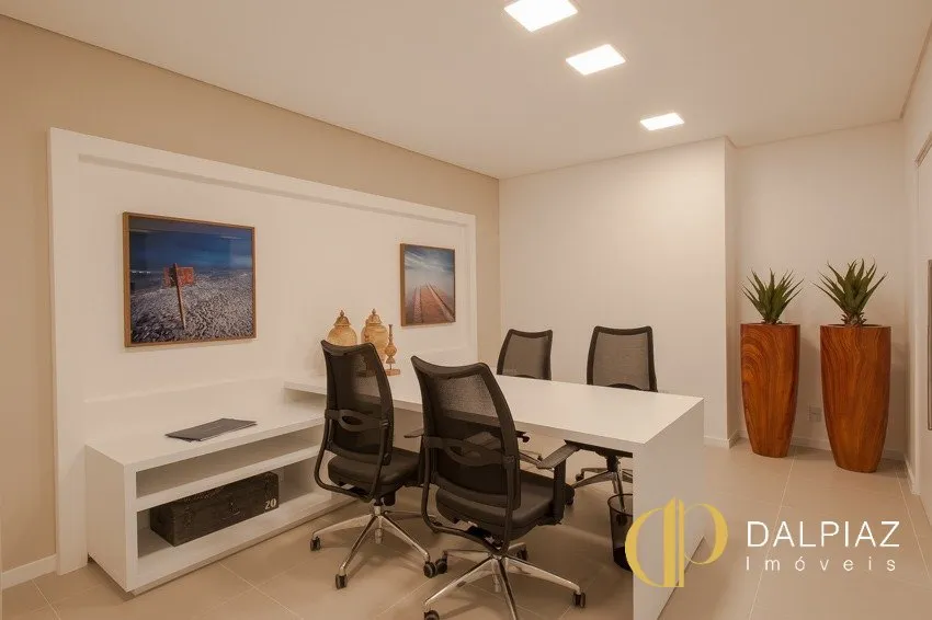 2-bedroom apartment with a home office — photo 7