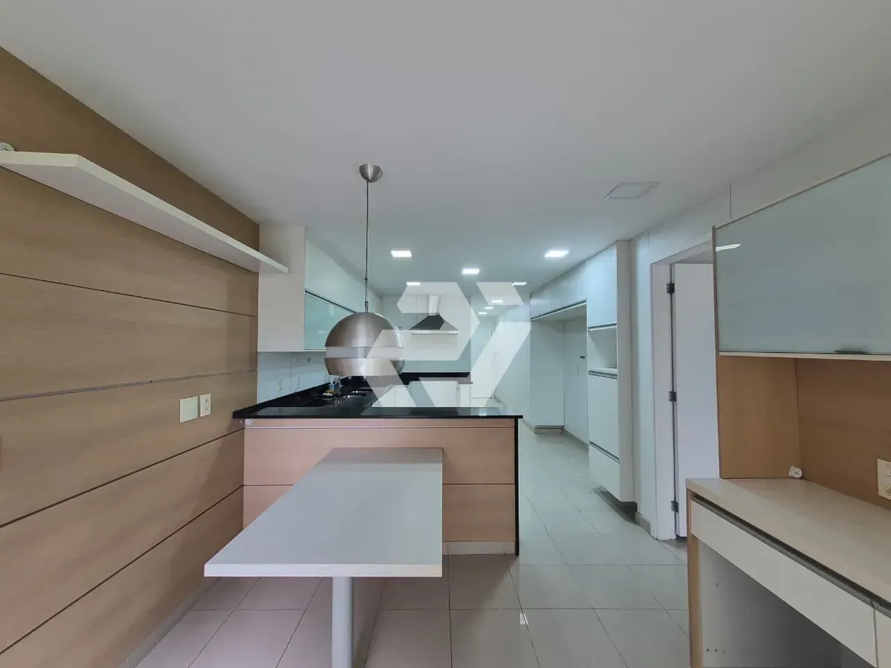 4-bedroom apartment with an enclosed glass balcony — photo 46