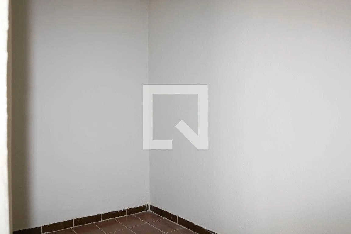 Apartamento com 2 quartos e cozinha fechada com fogão a gás — photo 41