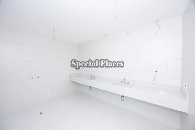 Casa com 5 quartos e 5 banheiros, com cozinha integrada — photo 26
