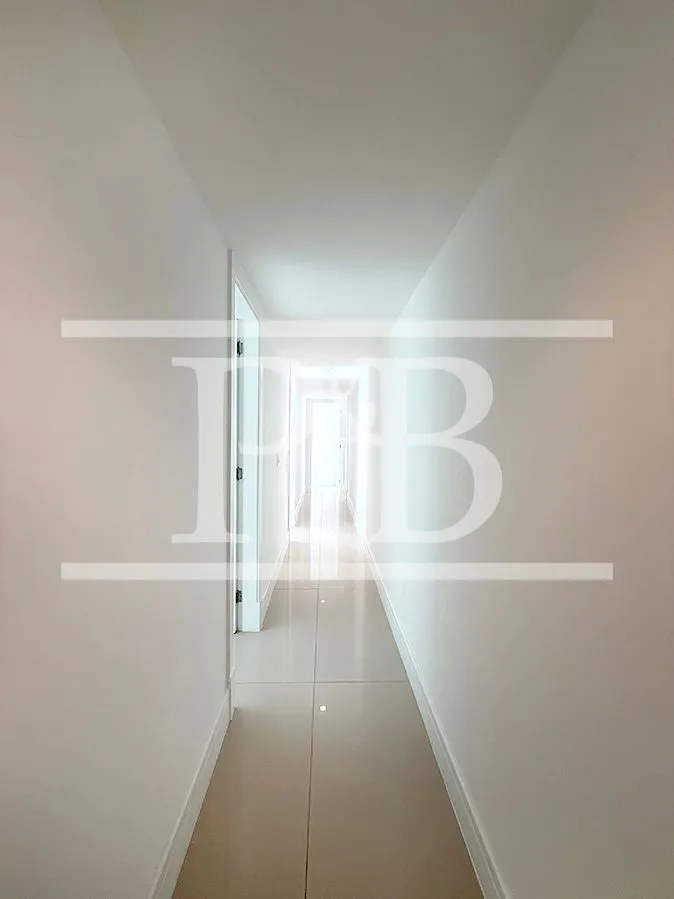 4-bedroom apartment, all with their own bathrooms, 289 m² — photo 32