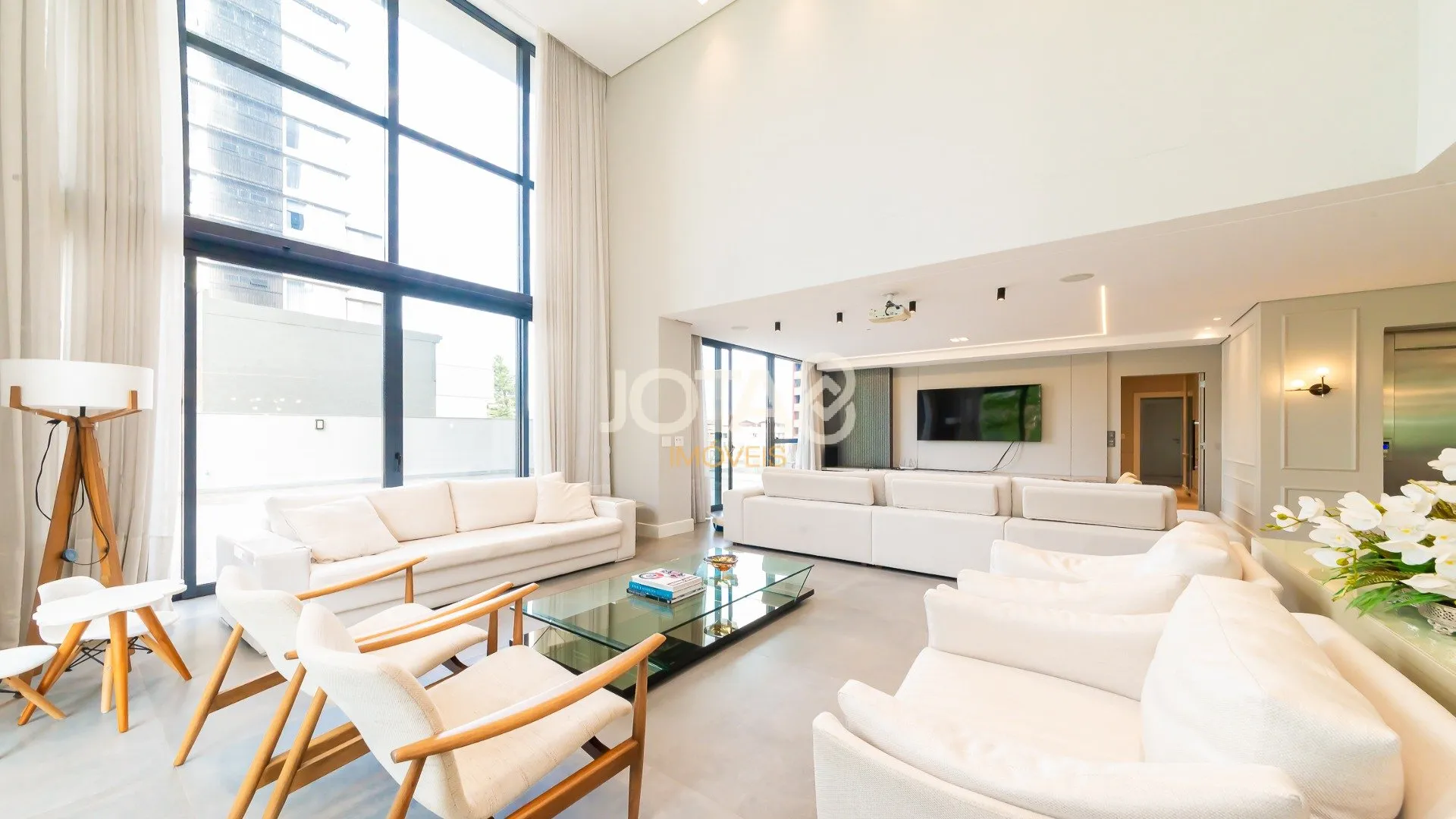 Unfurnished apartment with 3 en-suite bedrooms and balcony — photo 6