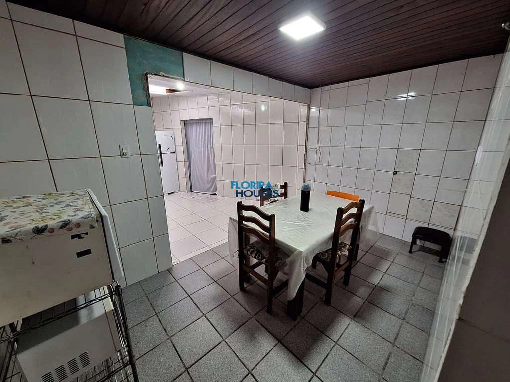 Furnished 74 m² house with 2 bedrooms and a gas stove kitchen — photo 2
