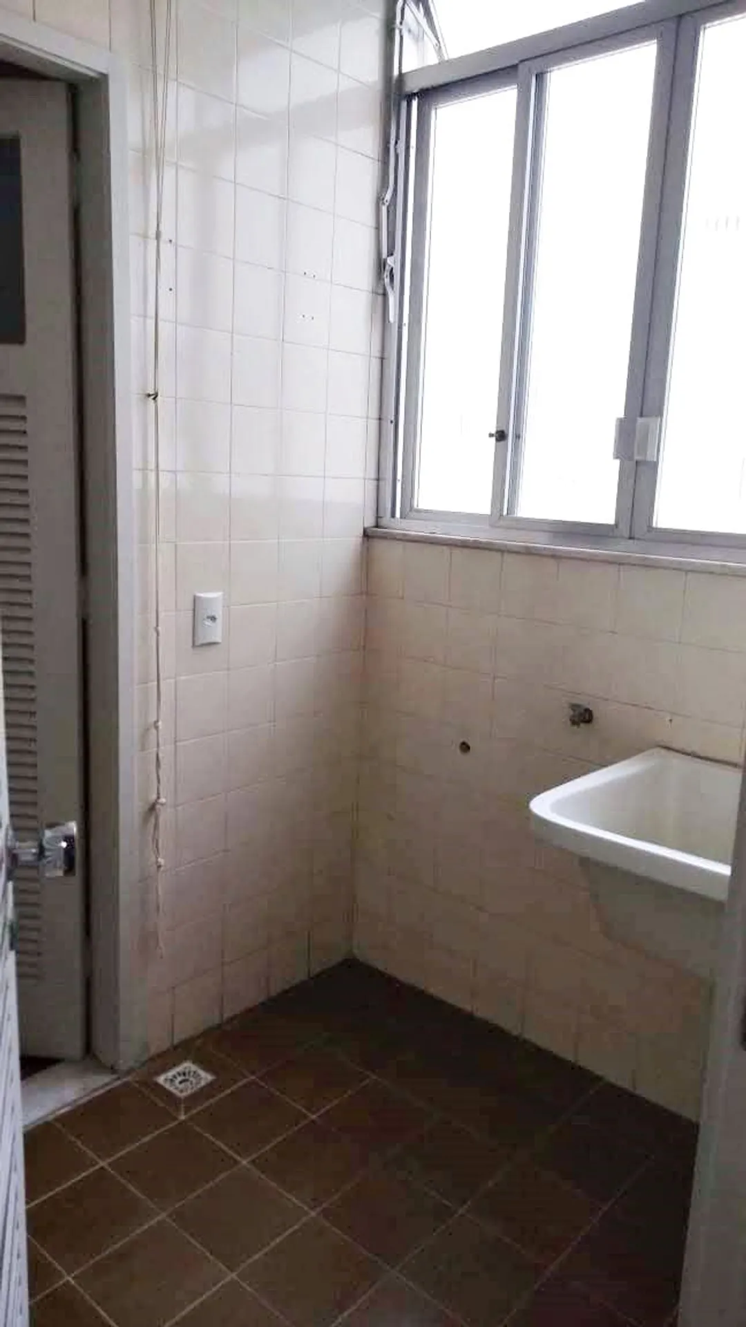Apartment, 60 m², with a glass-enclosed balcony — photo 25