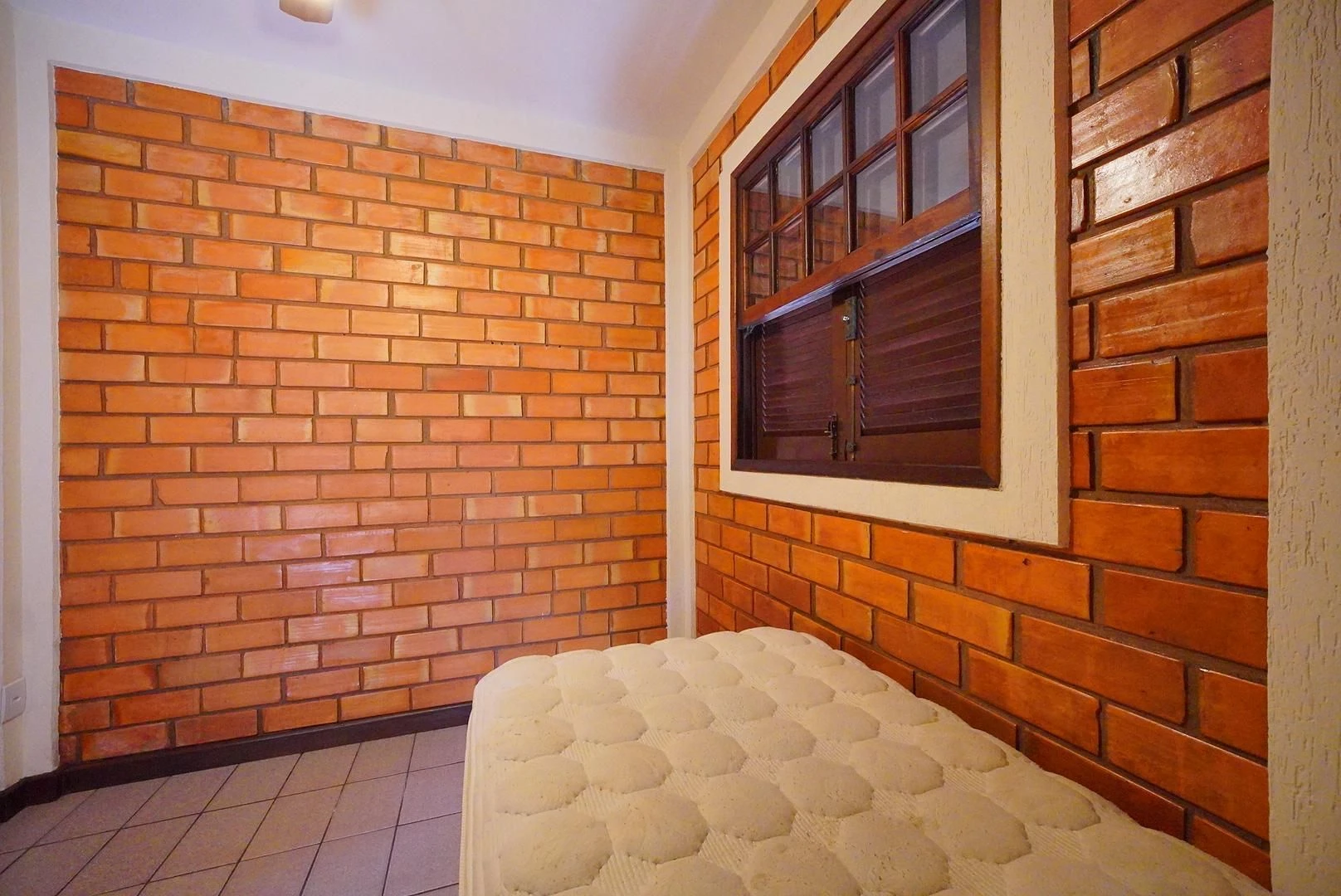4-bedroom house with a garden — photo 29