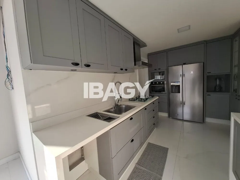 Furnished apartment with 3 en-suite bedrooms and 152 m² — photo 6