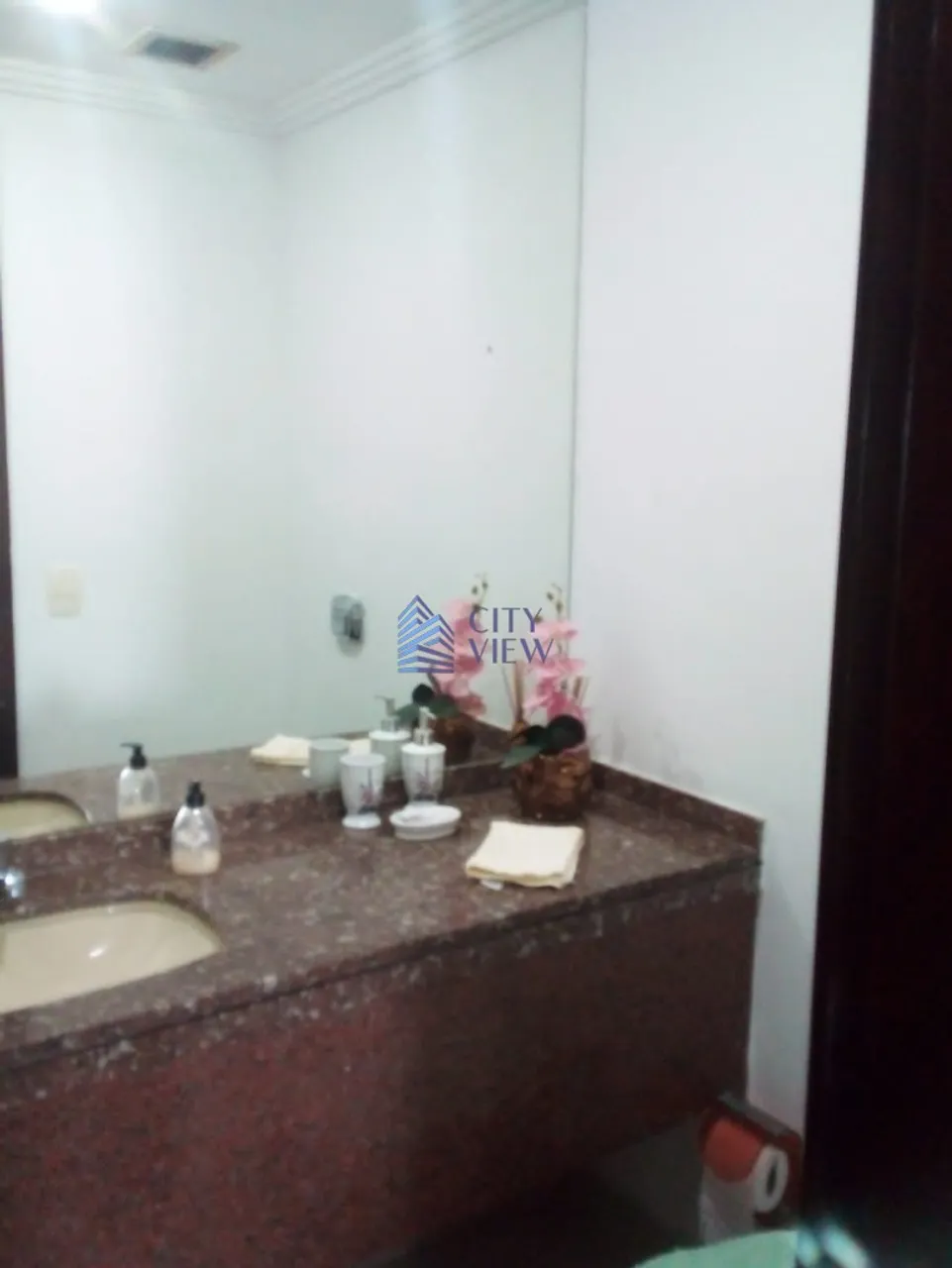 Apartamento com 4 quartos e cozinha fechada moderna — photo 20