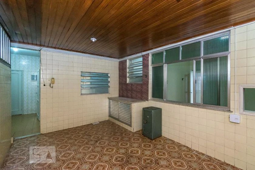 Unfurnished rental apartment with 4 bedrooms and 110 m² — photo 19