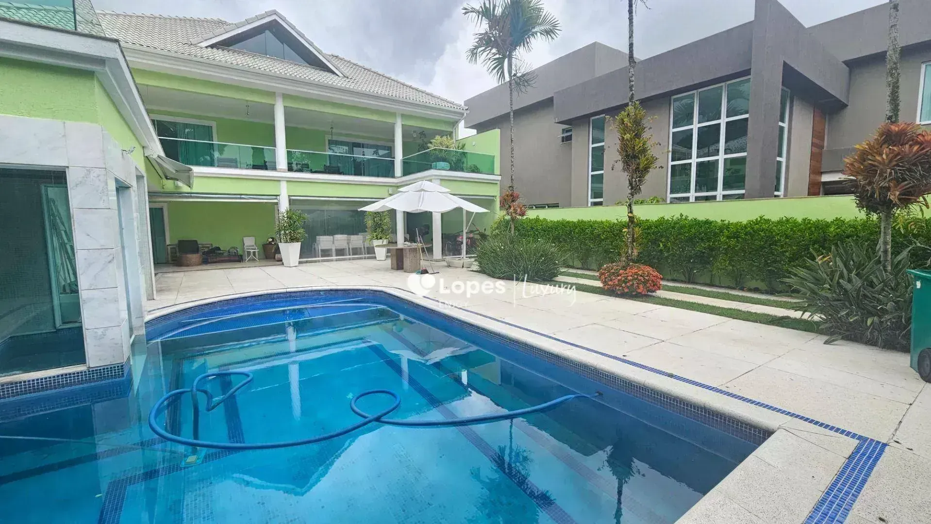 Furnished house with 6 en-suite suites and a private pool — photo 6