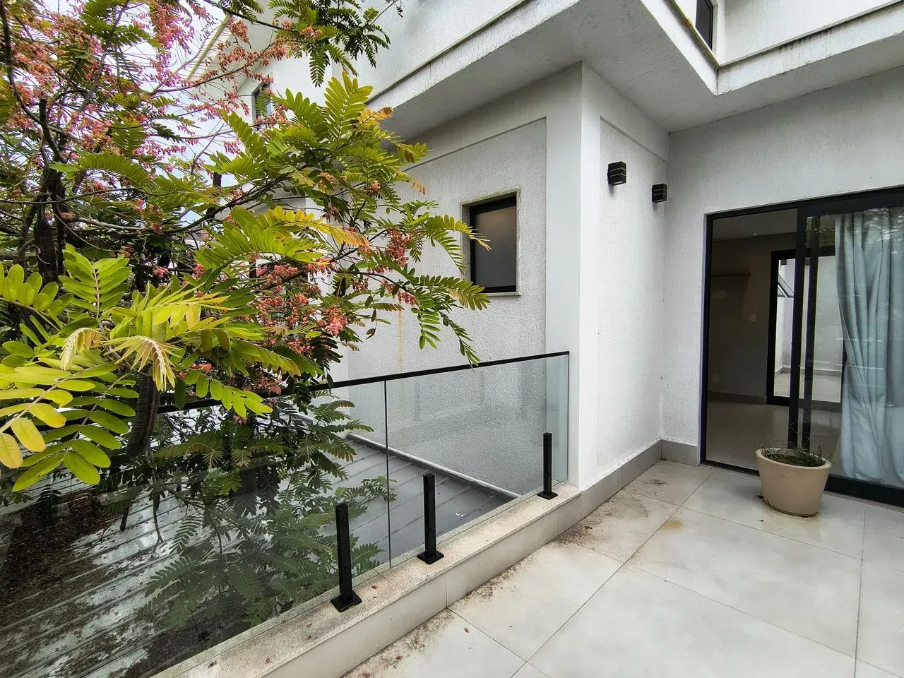Casa com 4 quartos, 5 banheiros e 3 vagas — photo 37