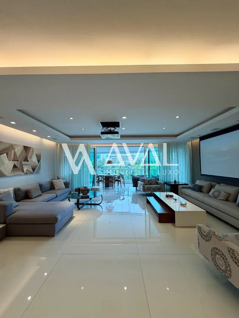 300 m² apartment with 4 suites and 3 parking spaces — photo 2