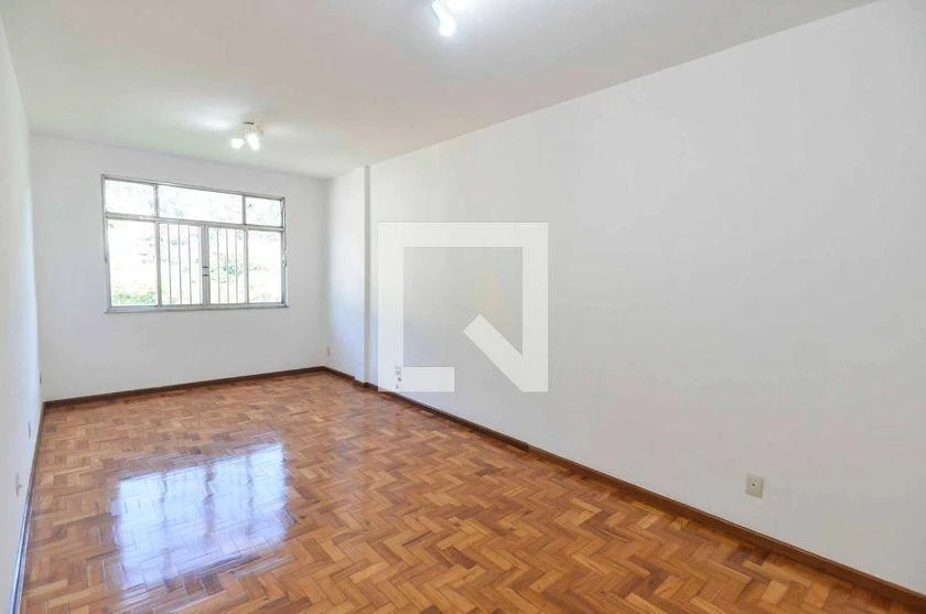 Walk-in closet in a 3-bedroom apartment, 90 m² — photo 10