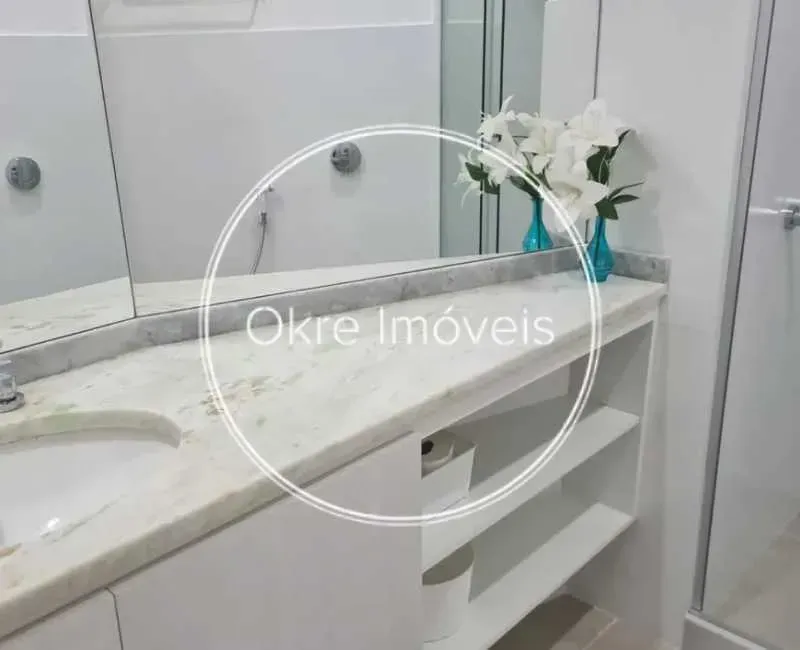 Furnished 1-bedroom apartment with city and water views — photo 12