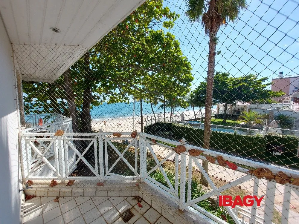 Меблированный дом 518 м² с 5 спальнями и 4 суитами — photo 37
