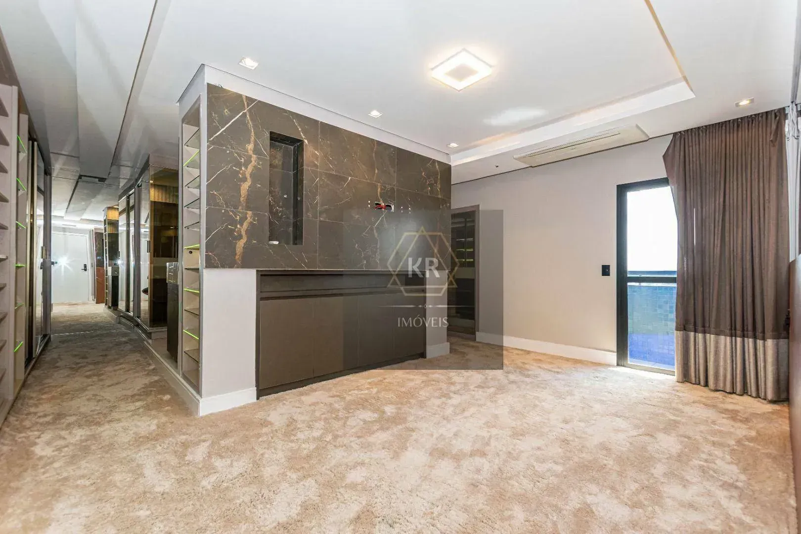 Furnished 272 m² apartment with 3 en-suites and 4 parking — photo 70