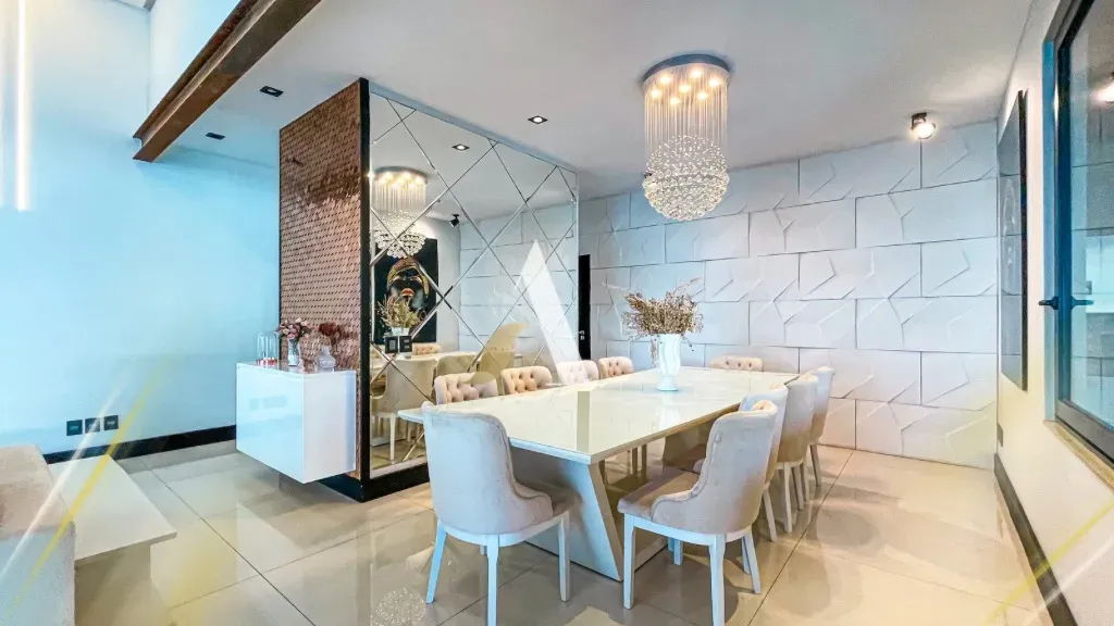 Furnished linear house with 4 en-suites and a gas open kitchen — photo 5
